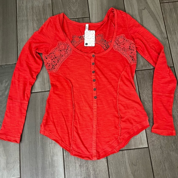 Free People Tops - Free People 🧡Cherry Tomato Henley Shirt medium NWTS